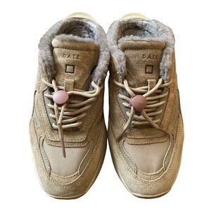 D.A.T.E. Fuga Women’s 6.5 Beige Suede Sherpa Lined Sneakers Platform Shoes